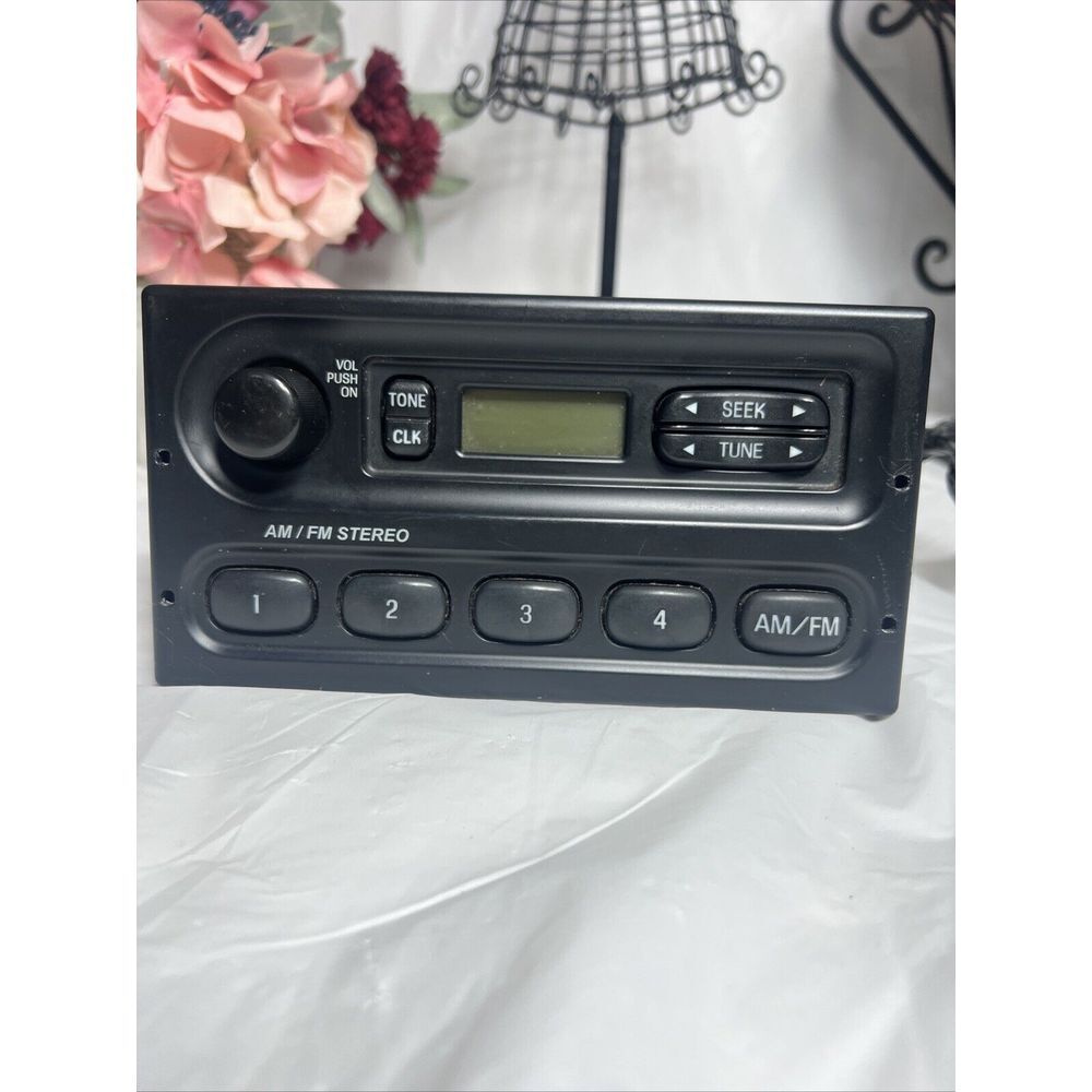 2003 - 2010 Ford Crown Victoria AM FM‎ Police Radio OEM 7C2T-19B131-AA